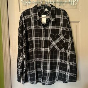 NWT Divided H&M Women's Button-up Button Down Shirt Size Large Plaid Black&White